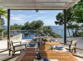 Blueview Villa, hotel with pools in Llafranc