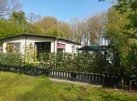 Marina beach chalet nummer P0 28, camping in Hoek