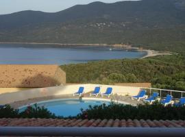 Alba Rossa magnifique vue mer, piscine , clim, hotel in Serra-di-Ferro