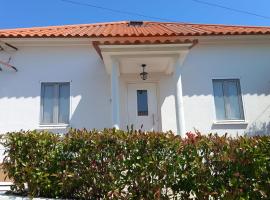 Casa da Ti Emília, hotel in Cardigos