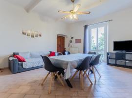 Porto Mirabello & Central Station Comfy Apt x5!