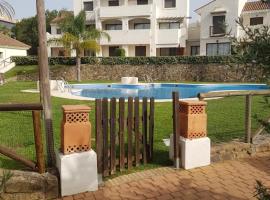 Apartamento HADE Golf, place to stay in Huelva