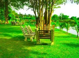 Canal Side Safari Resort