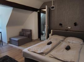 Bristol Apartments, בית הארחה בבאיה