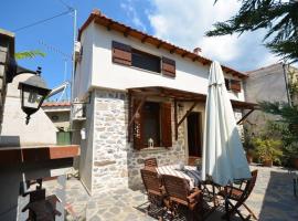 Two-storey house with loft at Agria,Volos、アグリアのビーチ周辺のバケーションレンタル