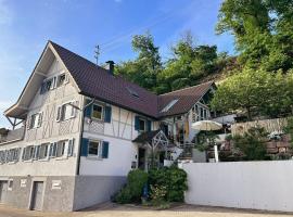 Ferienwohnung Silvi und Heinz Huber, cheap hotel in Durbach