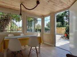 Appartement dans Mas Provençal, feriebolig i Châteaurenard