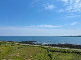 Seopjikoji Oceanview Apartment, apartment in Seogwipo