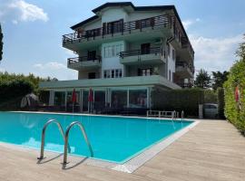 Residence Alexandra Stay, serviced apartment in Sirmione