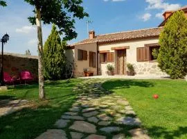 Entreacebedas rural&vacaciones, alojamientos con jardín PRIVADO, barbacoa y chimeneas