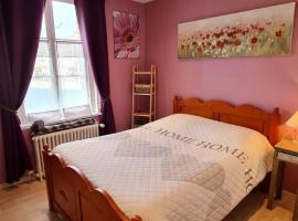 BEL APPARTEMENT CENTRE VEULES LES ROSES 1 CHAMBRE MER 300 M, hotel in Veules-les-Roses