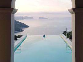 Sundance - Fabulous & Large 4-Bedroom Private Villa