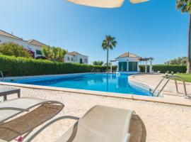 Casa Oceanus - 2BDR House w Pool & Balcony, proprietate de vacanță aproape de plajă din Cabanas de Tavira