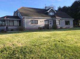 Meadow House in County Donegal, hotelli kohteessa Donegal