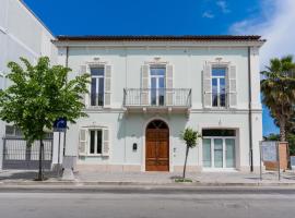 Villa Gina Case Vacanze, hotel v destinaci Roseto degli Abruzzi