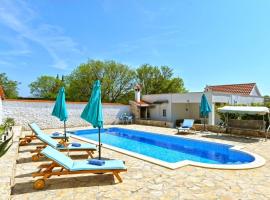 House Vidamo - Vacation home with swimming pool, готель у місті Mala Čista
