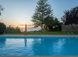 Apartment with pool and see view