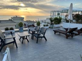 Paradise rooftop 2, hotel con piscina a Golem