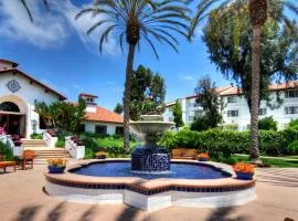 604 Gorgeous Renovated Condo, Steps to Omni Spa, Golf, Tennis, PFC & Exclusive Building Pool
