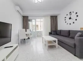 Calle Concordia 86, two bedroom apartment, up to 6 guests, near Del Cura beach,supermarket Mercadona and central bus station
