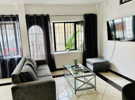 Comfortable 3-Bedroom Condo in Bellavista, Guayaquil, pensionat i Guayaquil