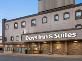 Days Inn & Suites by Wyndham Sault Ste. Marie ON, hotell i Sault Ste. Marie
