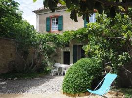 Nice provençal holiday home with garden and pool, Mollans-sur-Ouvèze, hótel í Mollans-sur-Ouvèze