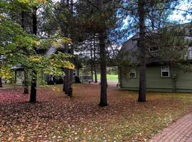 Garland Golf Course Fountains course hole 10, vacation home in Lewiston