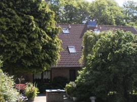 Ferienwohnung in beliebtem Gästehaus mit Fahrradverleih in ländlicher Gegend - a87273 โรงแรมในGoosefeld