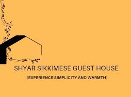SHYAR SIKKIMESE GUEST HOUSE 2: Gangtok şehrinde bir konukevi