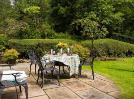 The Old Post House at Low Stott Park, cottage in Ulverston