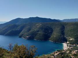 Дом для дружной семьи, villa in Mikros Gialos