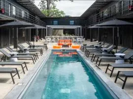 디아니 비치에 위치한 호텔 Boxo Diani - Modern Airconditioned Container Hotel With Private Beach Access