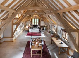 Lower Farm Barn, hotel em Hungerford