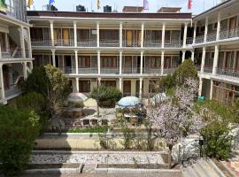 Hotel Galdan Continental, hôtel à Leh