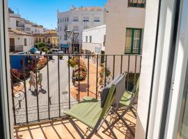 Apartamento calle Terraza Estepona, hotel in Estepona