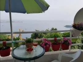 The rising sun-Stylish Sea View Apartment