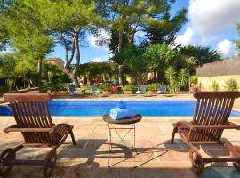 Villa Cas Cosinet by PriorityVillas, Hotel mit Pools in Consell