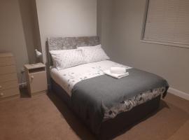 Chorlton Apartments, hotel with parking in Sale