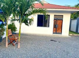 Tulivu House -2bedroom vacation home close to the beach, apartment in Dar es Salaam