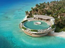 Six Senses Kanuhura, хотел с басейни в Lhaviyani Atoll