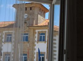 Hospedaje CasaSampedro, παραλιακή κατοικία σε Muros