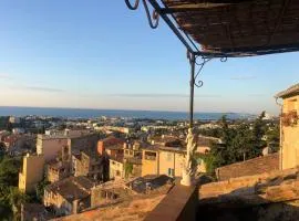 VILLA MONTEBELLO - TERRASSE ET VUE MER