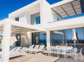 Starlight Villa Tropea - 4bd, 4ba, 4min To Beach, hotell i Ádhele