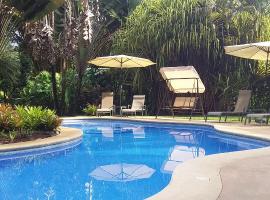 Playa Negra Guesthouse, hotel i Cahuita