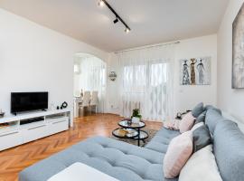 Apartments Come&Stay: Punat şehrinde bir otel