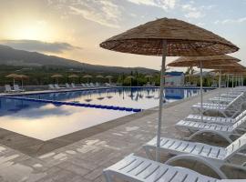 Océanica Marina Smir "avec accès piscine et une grande véranda", hotell med parkeringsplass i M'diq