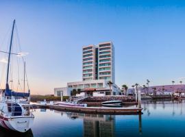 Baja Tranquil Luxury With Spectacular Ocean Views, hotelli, jossa on pysäköintimahdollisuus kohteessa Marisol