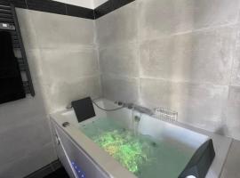 LA CHILL HOUSE – hotel z parkingiem w mieście Nogent-sur-Oise