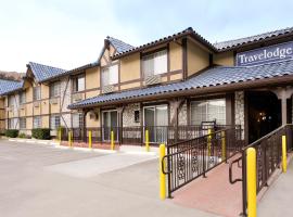 Triplodge of Santa Clarita, Hotel in Santa Clarita